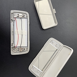 遮阳板镜框组件